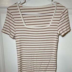 Short sleeve sweater